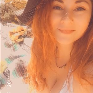 Meet your Posher, Crystal